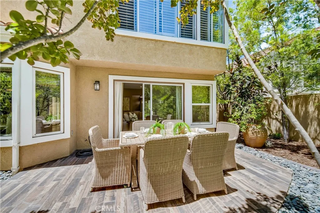 Calabasas, California 91302, United States, 3 Bedrooms Bedrooms, ,3 BathroomsBathrooms,Residential,Active,170135