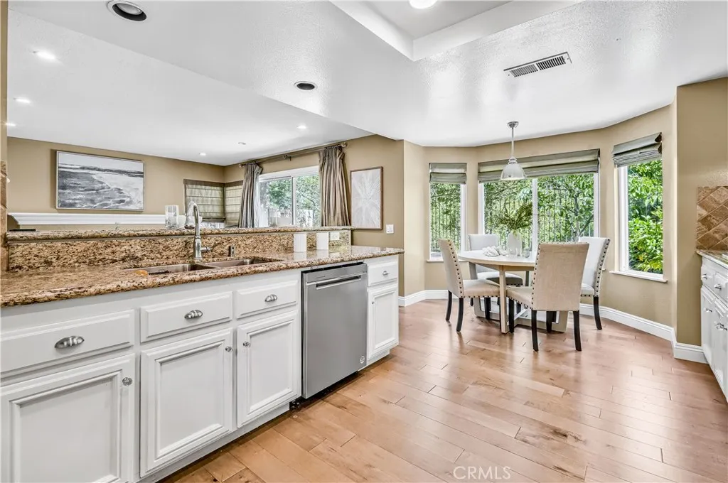 Calabasas, California 91302, United States, 3 Bedrooms Bedrooms, ,3 BathroomsBathrooms,Residential,Active,170135