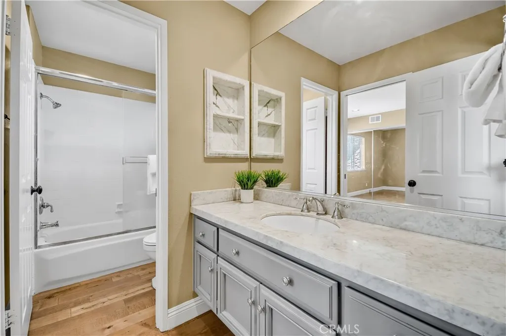 Calabasas, California 91302, United States, 3 Bedrooms Bedrooms, ,3 BathroomsBathrooms,Residential,Active,170135