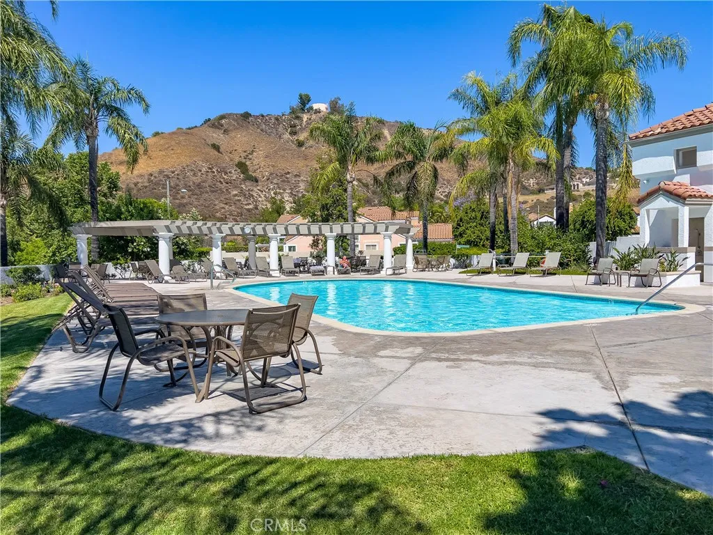 Calabasas, California 91302, United States, 3 Bedrooms Bedrooms, ,3 BathroomsBathrooms,Residential,Active,170135