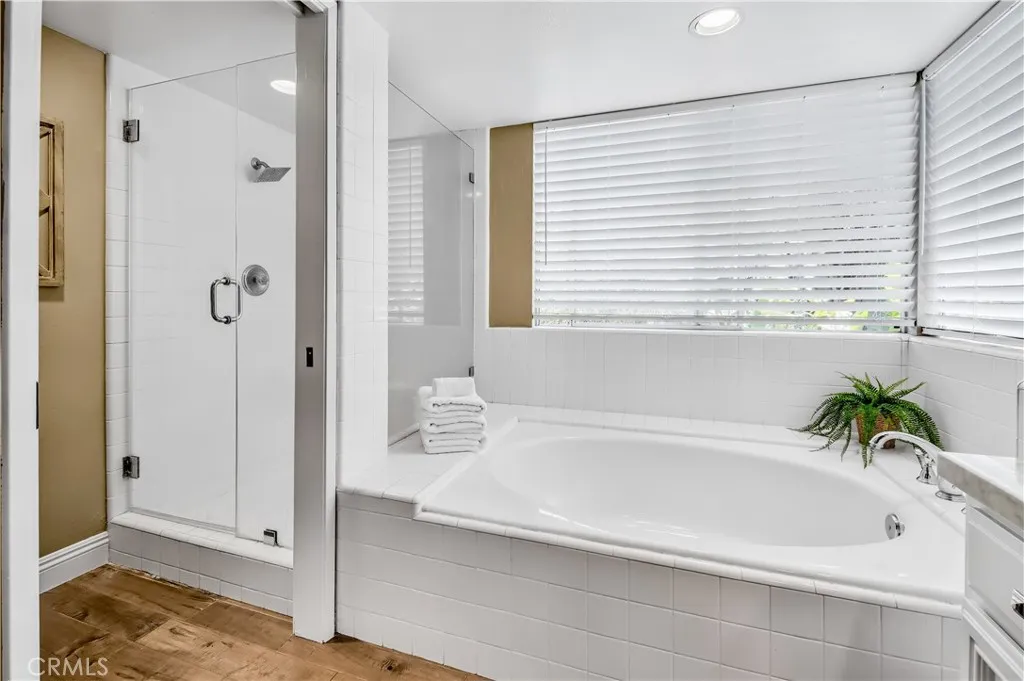 Calabasas, California 91302, United States, 3 Bedrooms Bedrooms, ,3 BathroomsBathrooms,Residential,Active,170135