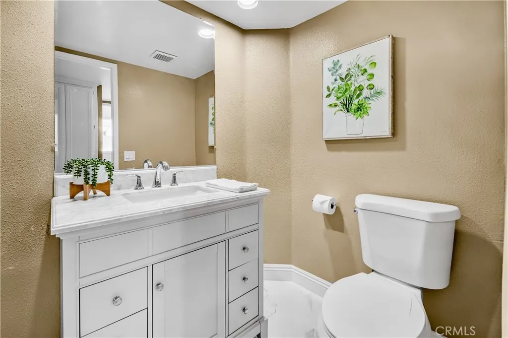 Calabasas, California 91302, United States, 3 Bedrooms Bedrooms, ,3 BathroomsBathrooms,Residential,Active,170135