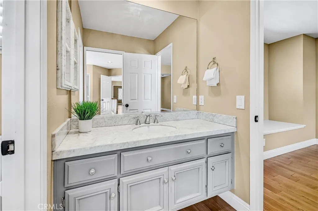 Calabasas, California 91302, United States, 3 Bedrooms Bedrooms, ,3 BathroomsBathrooms,Residential,Active,170135