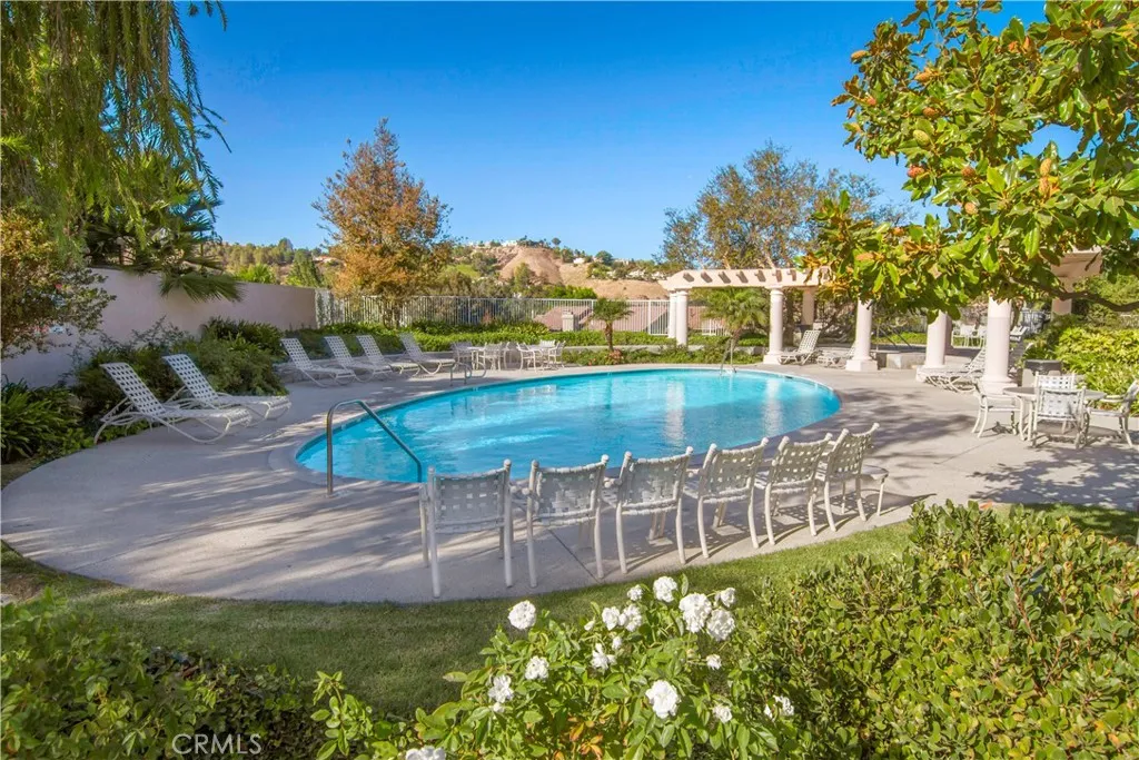 Calabasas, California 91302, United States, 3 Bedrooms Bedrooms, ,3 BathroomsBathrooms,Residential,Active,170135