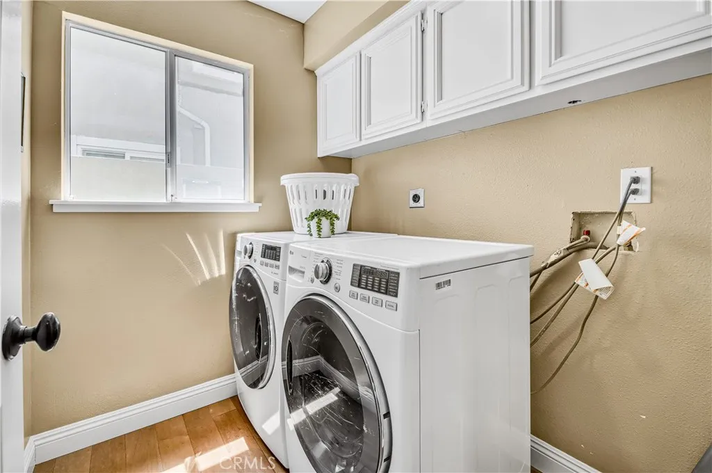 Calabasas, California 91302, United States, 3 Bedrooms Bedrooms, ,3 BathroomsBathrooms,Residential,Active,170135