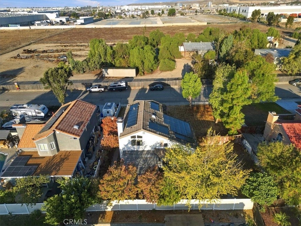2243 N Maple