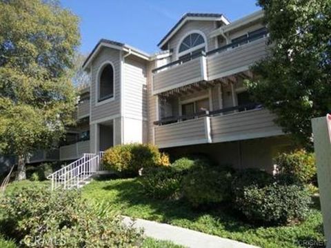 Photo of 26956 Flo Lane #338, Canyon Country, CA 91351 (MLS # SR26019832)