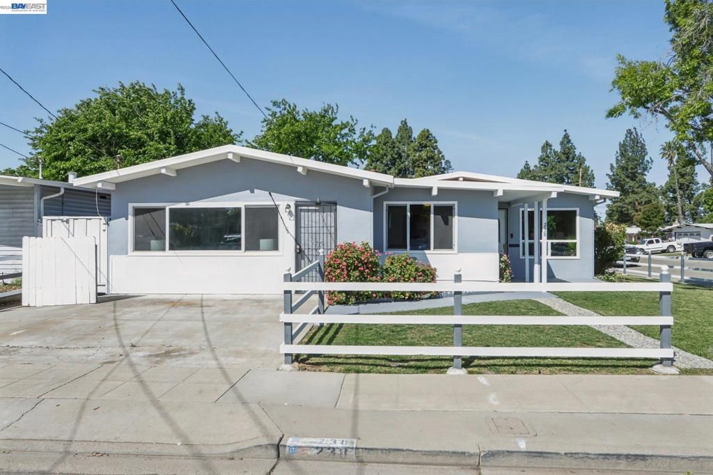 Photo of 238 Bluebird Ave Ave, Livermore, CA 94551 (MLS # 41127676)