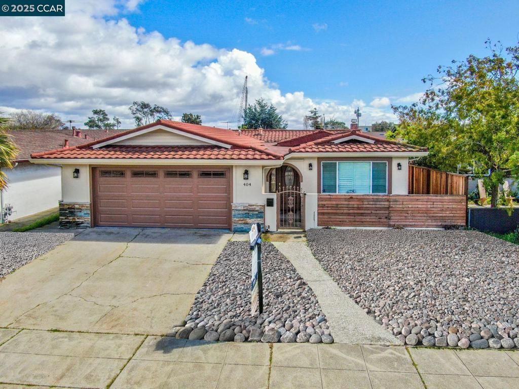 Photo of 404 Coral Reef Rd Rd, Alameda, CA 94501 (MLS # 41115229)