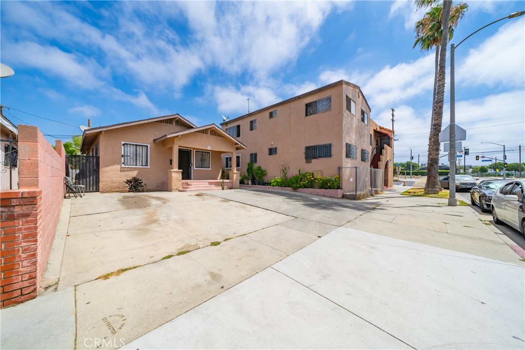 4-PLEX RECENTLY RENOVATED 3 OF THE 4 UNITS. TONS OF POTENTIAL TO MAKE THIS PROPERTY CASH FLOW FROM DAY 1. FRONT 4 BEDROOM / 2 BATHROOM HOUSE AND THEN 2ND SEPARATE CONSISTING OF 3 UNITS. 2- 2 BEDROOM/1 BATHROOM AND 1- 1 BEDROOM/1 BATHROOM. BUILDING SIDE BY SIDE. ALL 4 UNITS SEPARATELY METERED FOR GAS AND ELECTRIC. 3 GARAGES IN BACK AND UP TO 6 CARS IN THE FRONT! TONS OF PARKING. GREAT RENTAL MARKET ACROSS THE STREET FROM CITY OF LONG BEACH COLLEGE. NUMBERS ARE BASED ON ESTIMATED PRO FORMAS