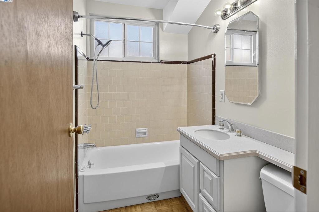 WASHINGTON MANOR - Residential