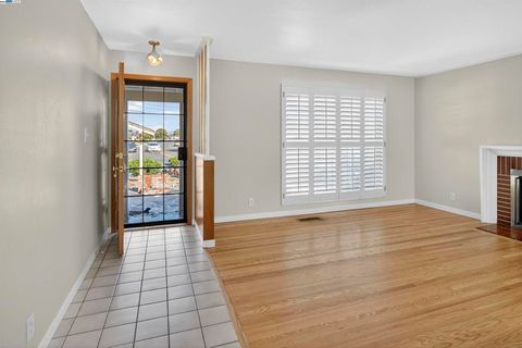 Photo of 1562 Randy St St, San Leandro, CA 94579 (MLS # 41115775) Photo of 1562 Randy St St, San Leandro, CA 94579 (MLS # 41115775)