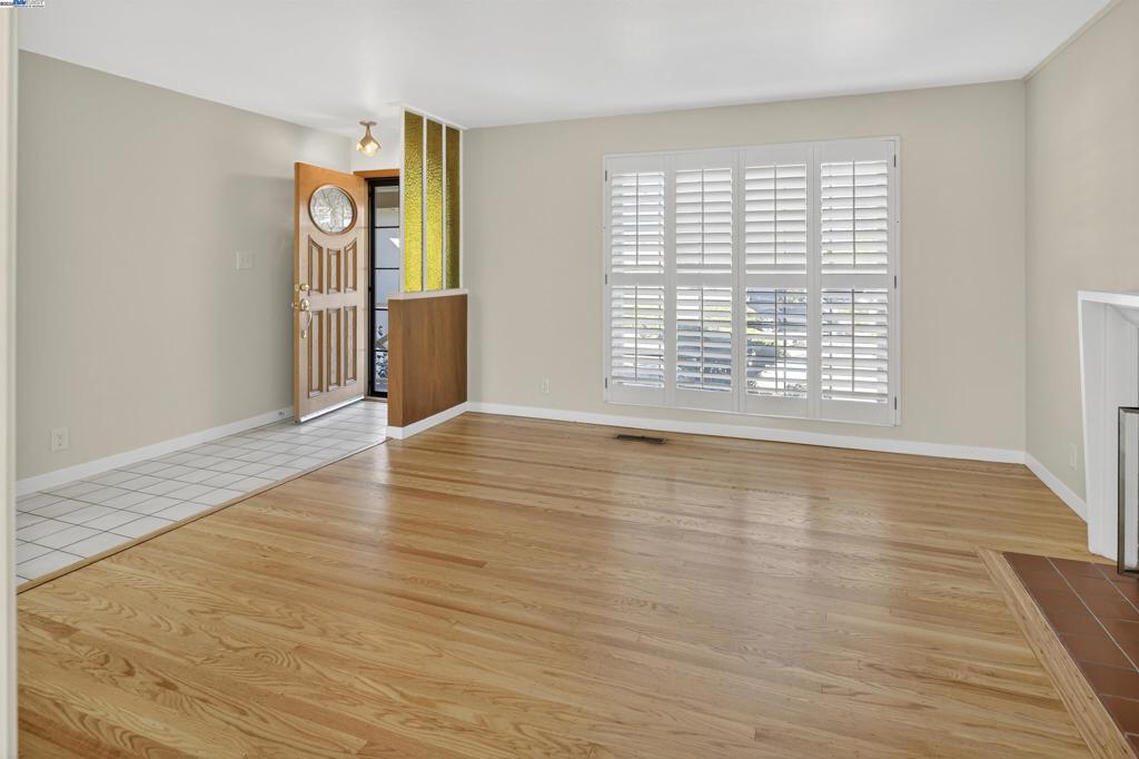 WASHINGTON MANOR - Residential