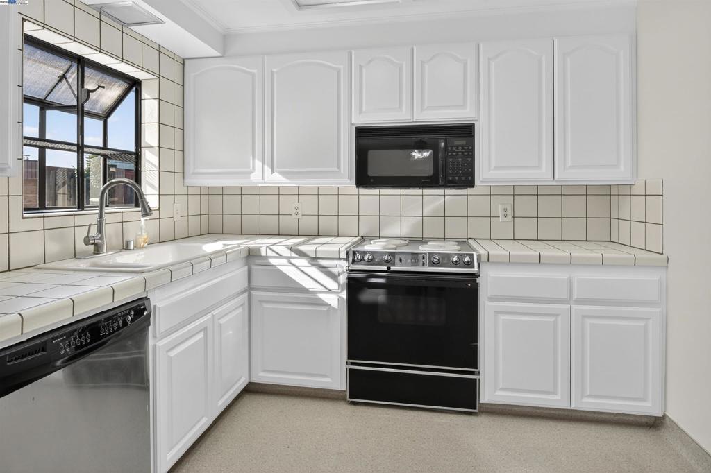 WASHINGTON MANOR - Residential