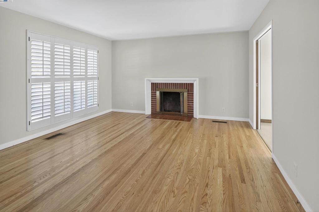 WASHINGTON MANOR - Residential