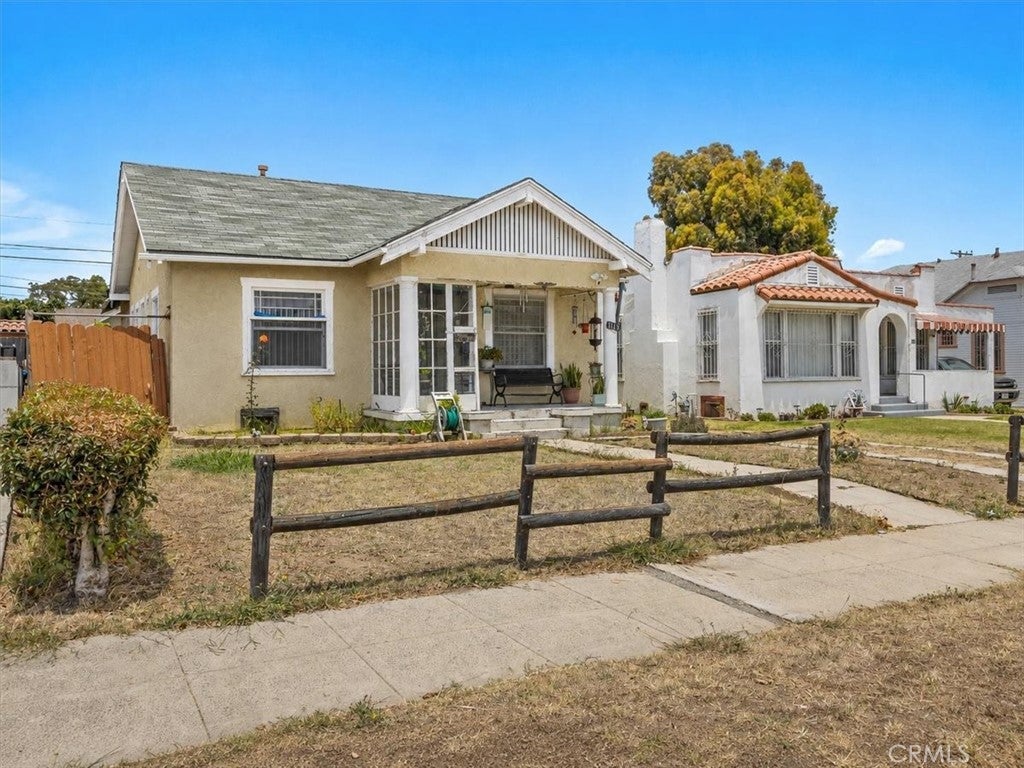 1119 W 84th Place