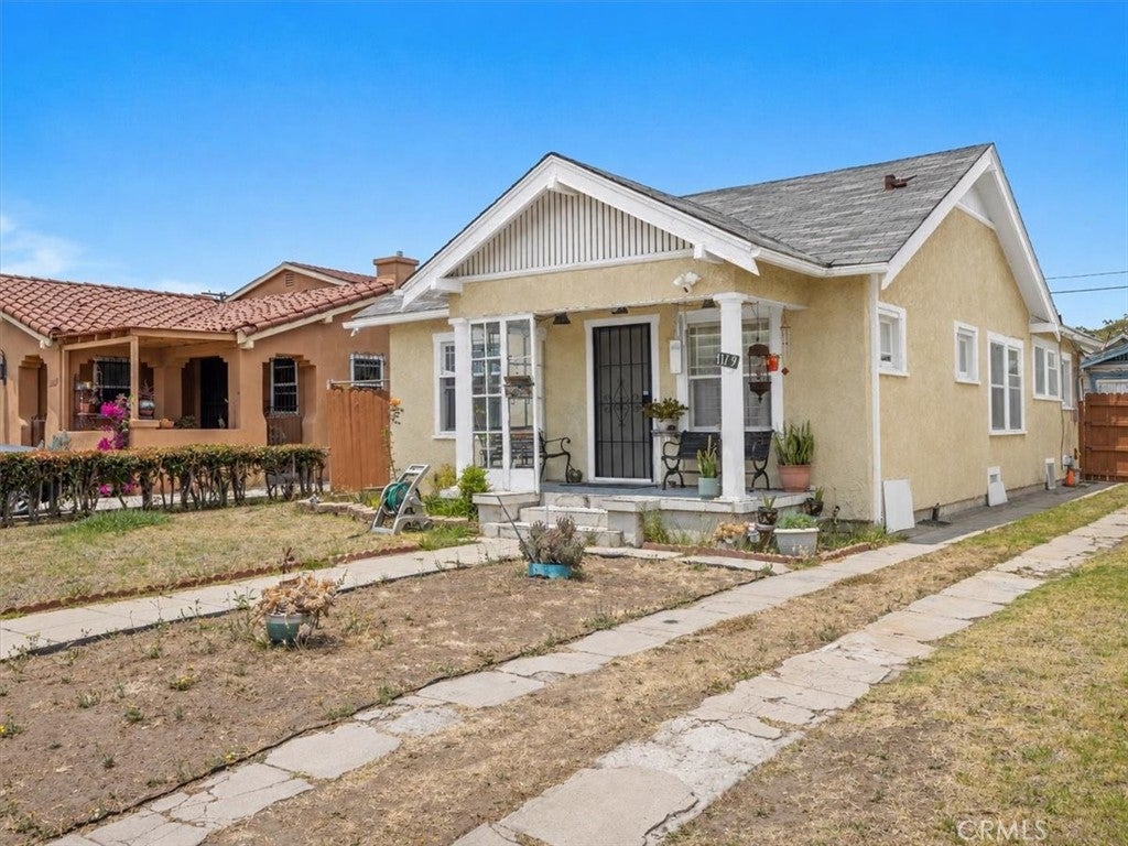 1119 W 84th Place
