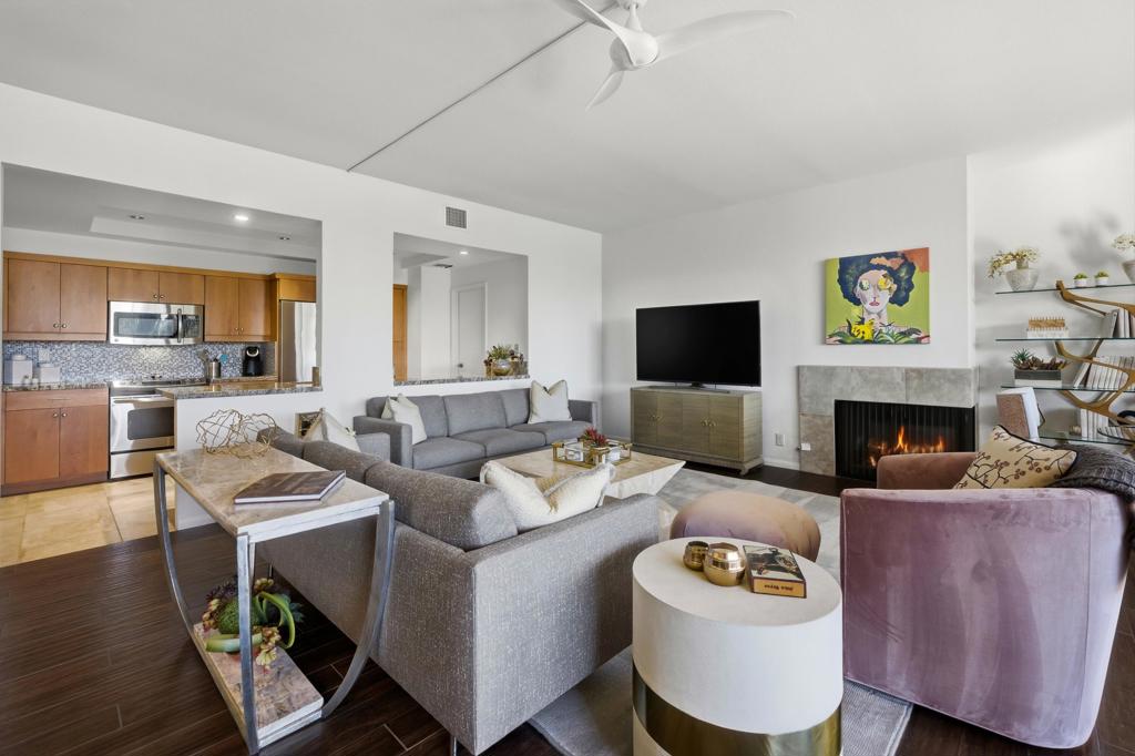 910 Island Drive 207