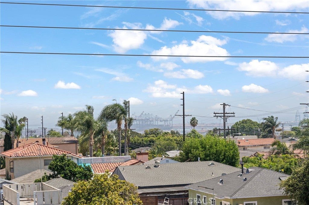 106 N Western 302