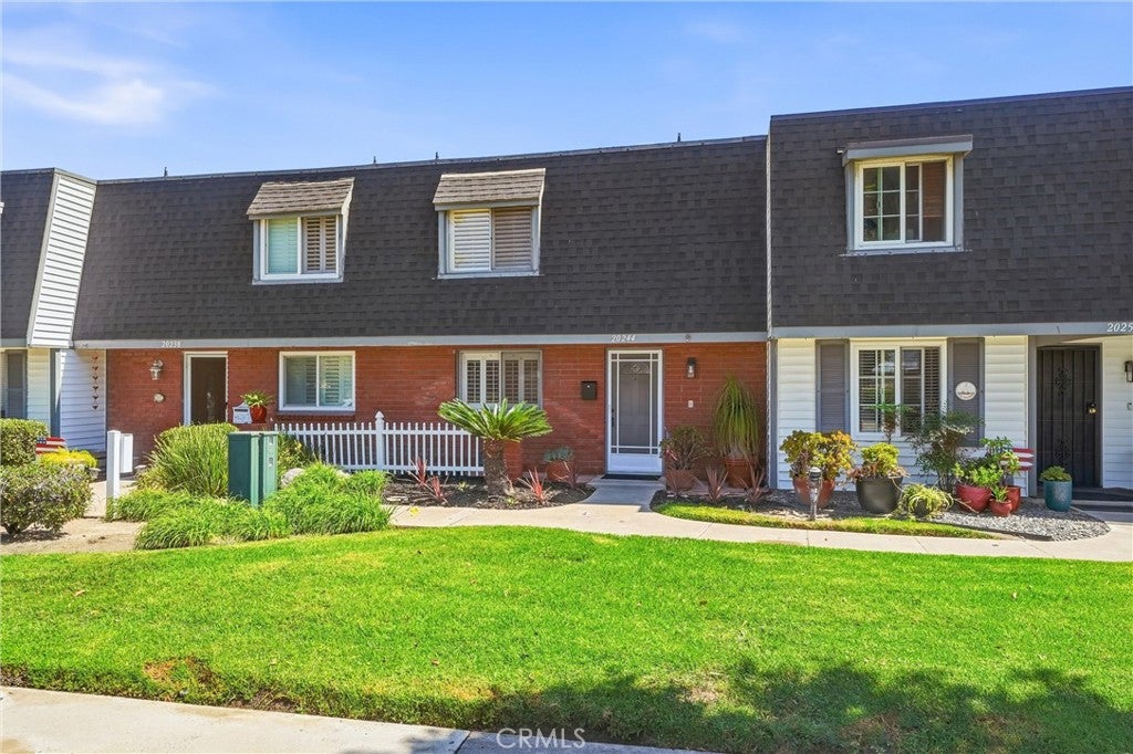 20244 Magnolia Street, Huntington Beach CA 92646 - Photo 1