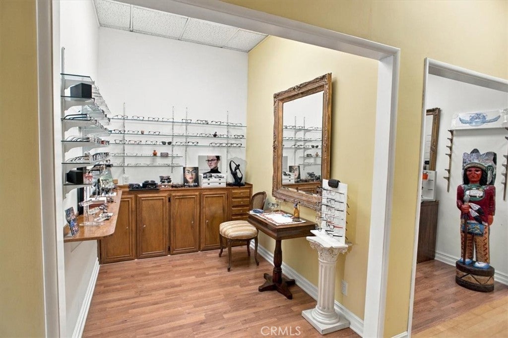 2915 W Magnolia Boulevard