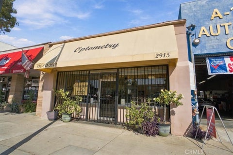 Photo of 2915 W Magnolia Boulevard, Burbank, CA 91505 (MLS # SR26211032)