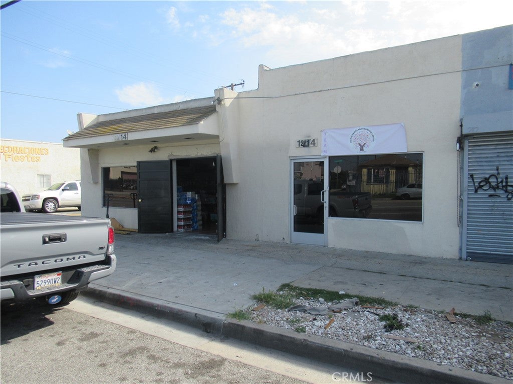 1214 N Wilmington Ave N, Compton, CA 90222