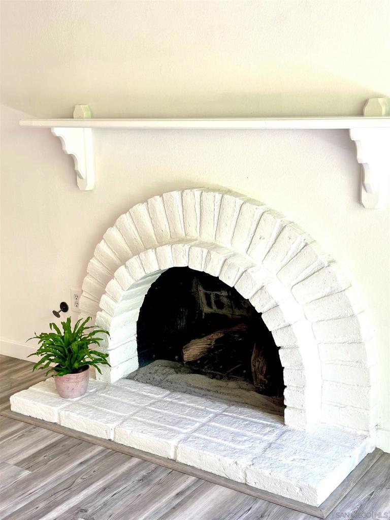 12780 Avenida La Valencia 163