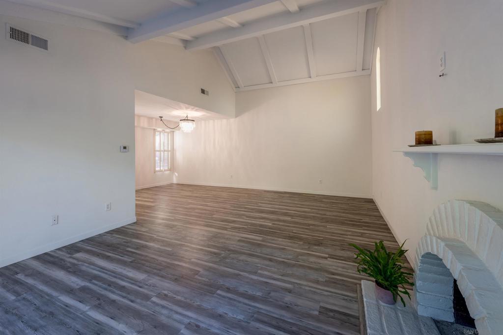 12780 Avenida La Valencia 163