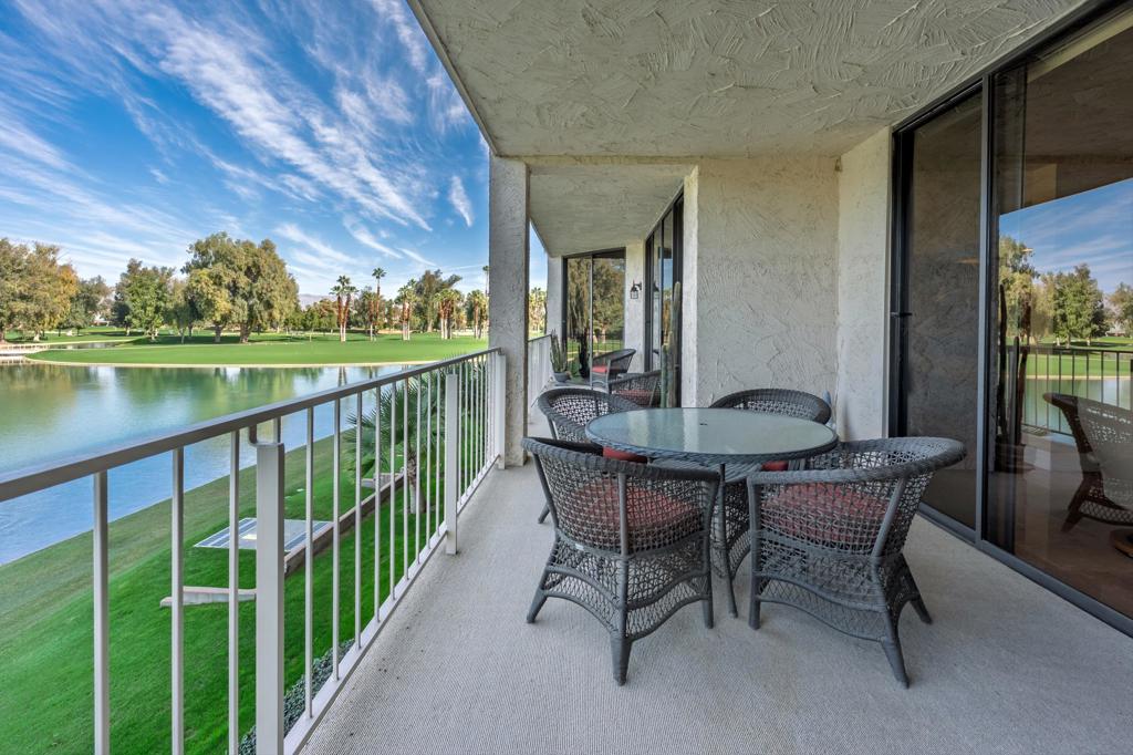 910 Island Drive 206