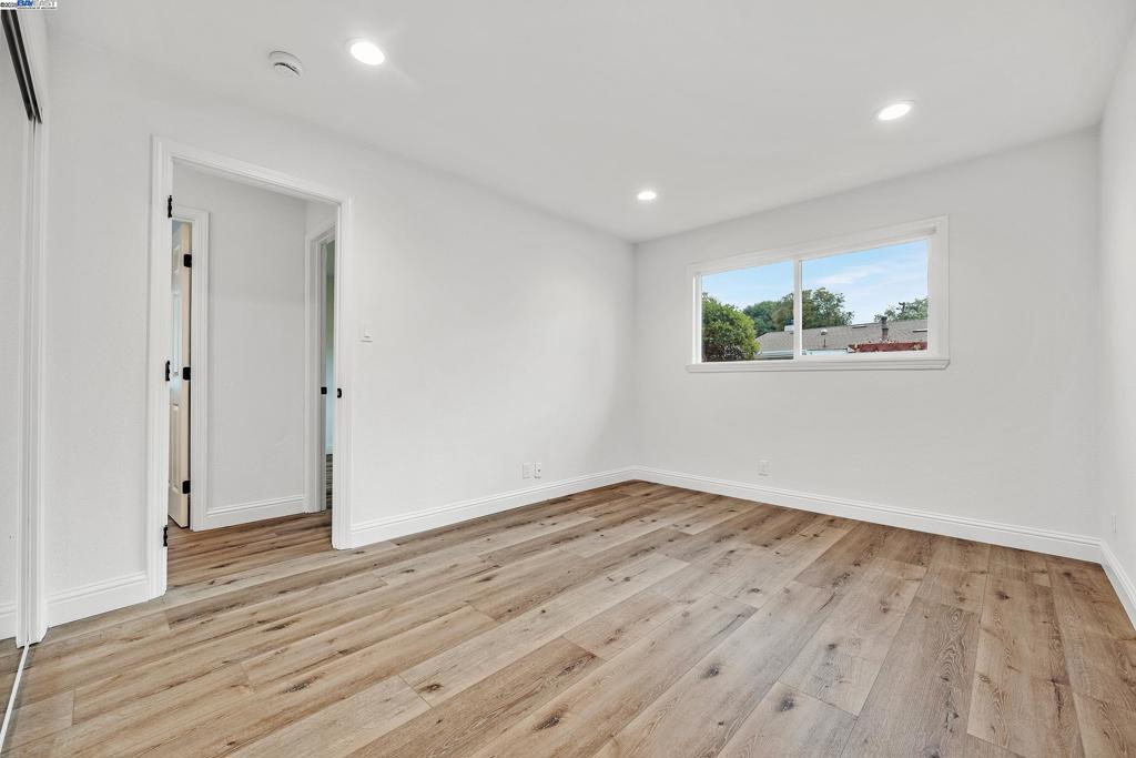 EAST SUN TERRRAC - Residential