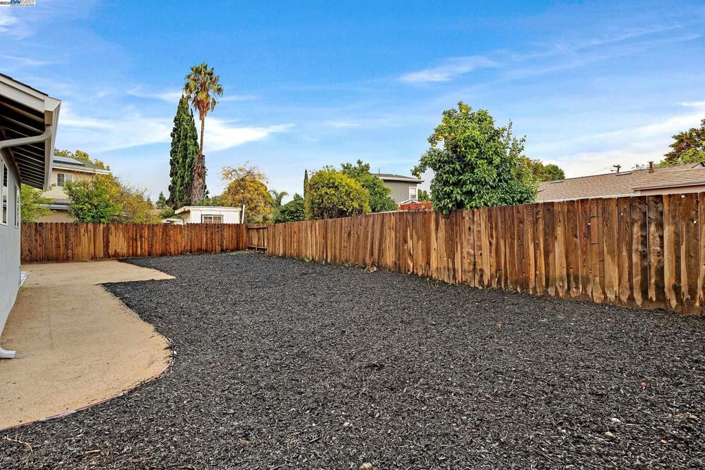 EAST SUN TERRRAC - Residential