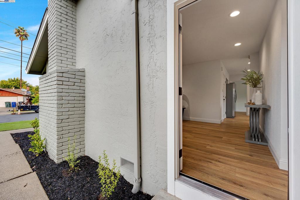 EAST SUN TERRRAC - Residential