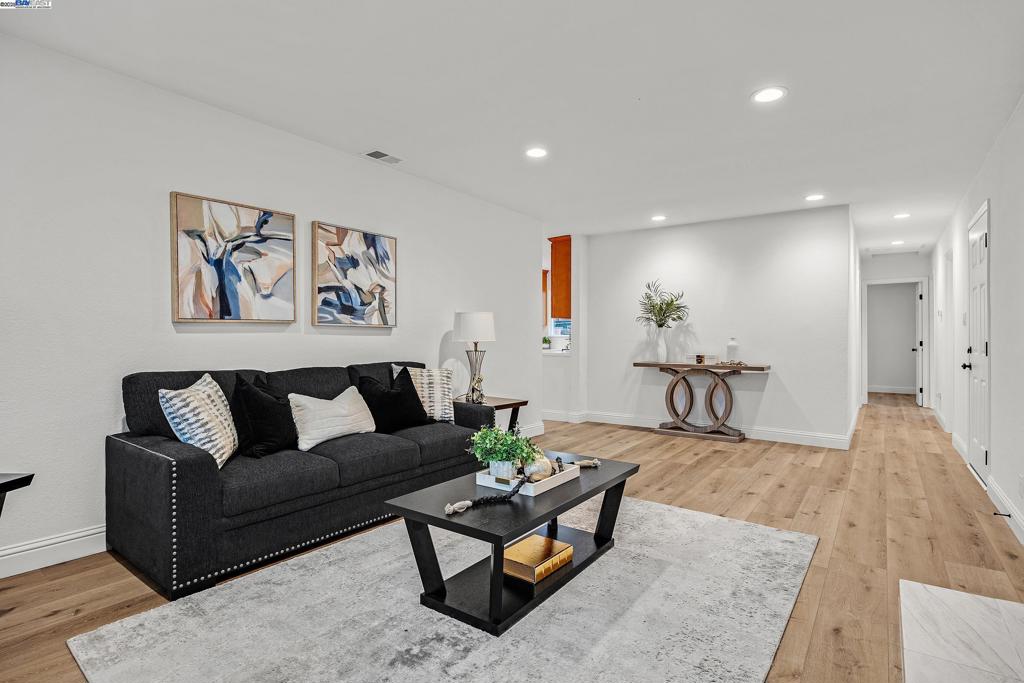 EAST SUN TERRRAC - Residential