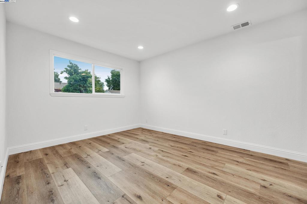 EAST SUN TERRRAC - Residential