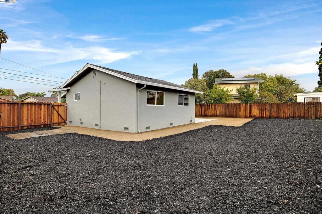 EAST SUN TERRRAC - Residential