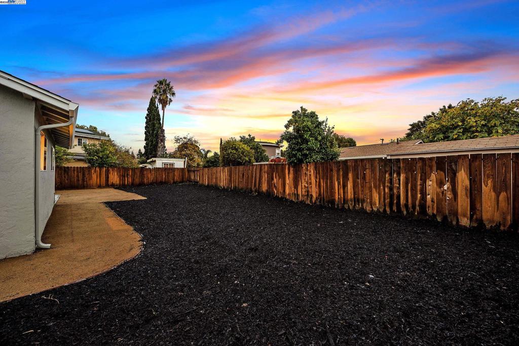 EAST SUN TERRRAC - Residential