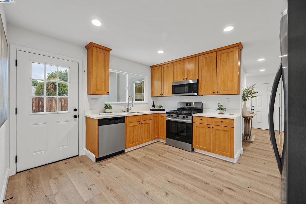 EAST SUN TERRRAC - Residential