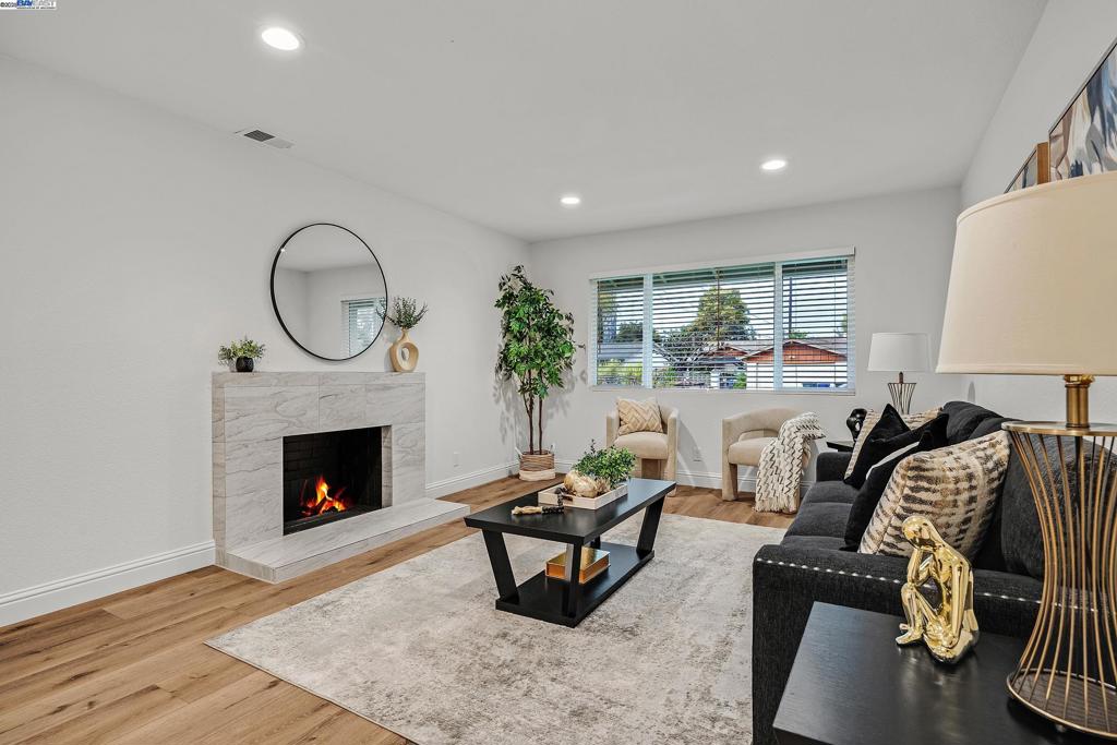 EAST SUN TERRRAC - Residential