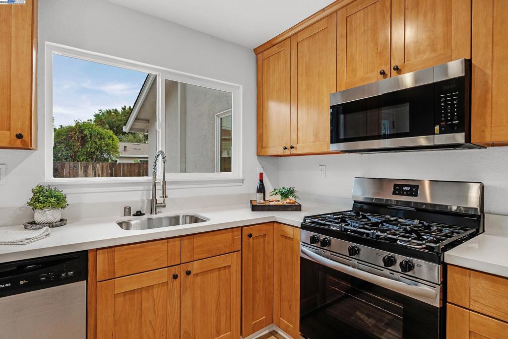 EAST SUN TERRRAC - Residential