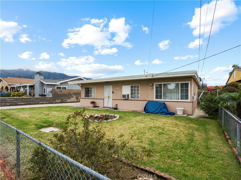 1640 Cinco Robles