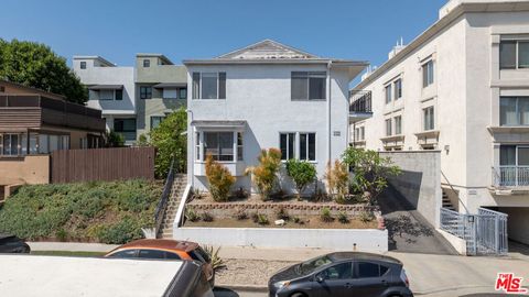 Photo of 10393 Almayo Avenue, Los Angeles, CA 90064 (MLS # 25598023)