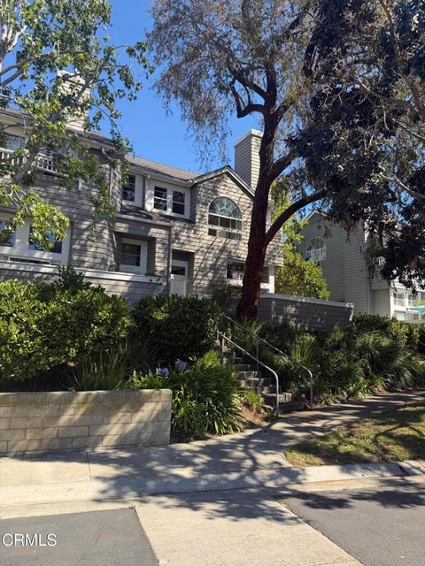 Photo of 1044 Gilbert Lane, Ventura, CA 93003 (MLS # V1-37272)