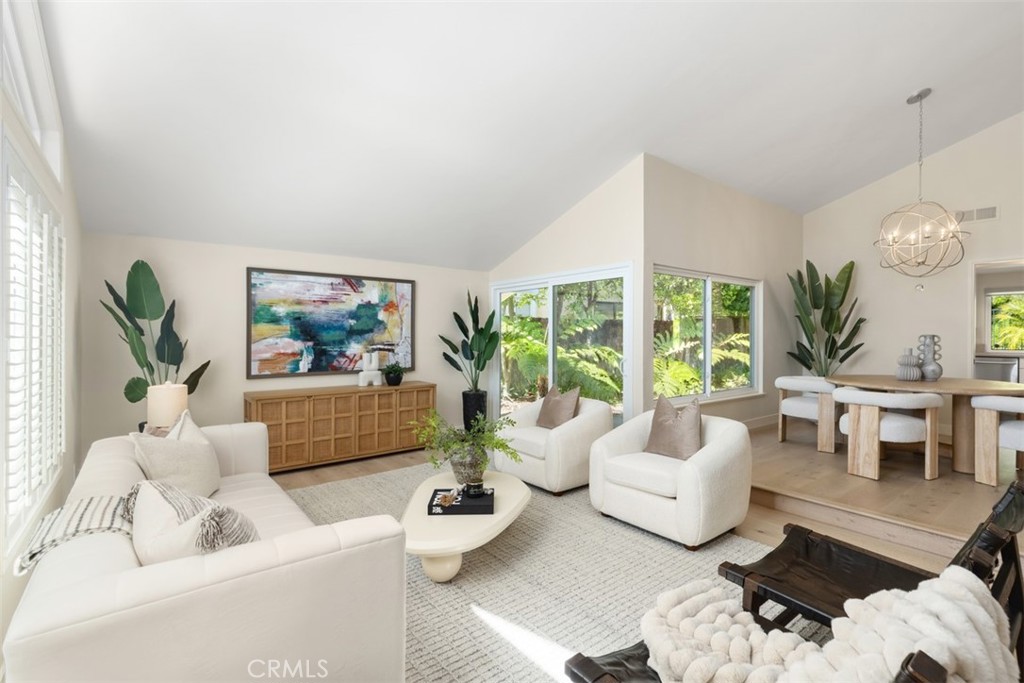 17 Silver Crescent