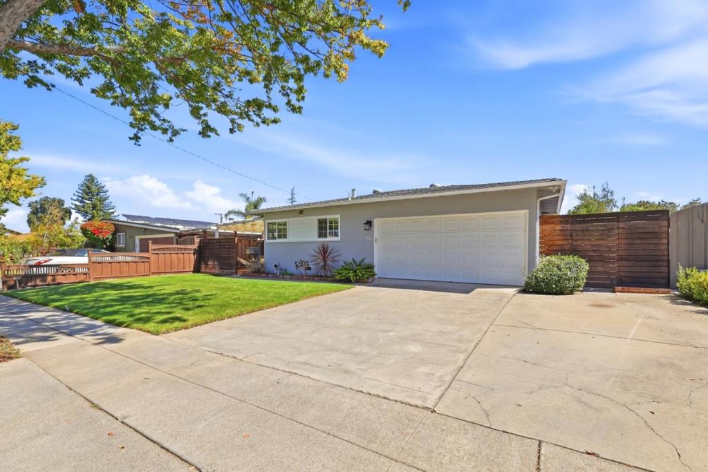 5014 Brewster Avenue
