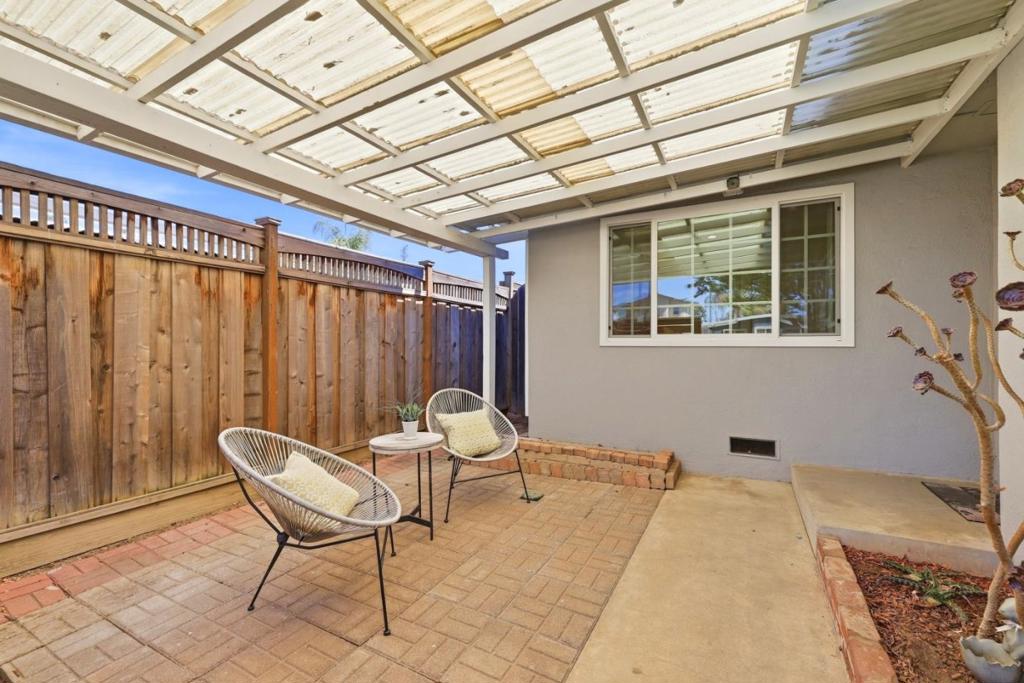 5014 Brewster Avenue