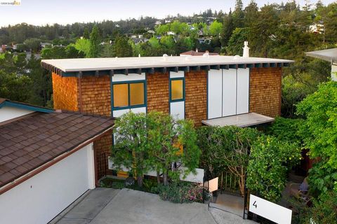 Photo of 4 Cavendish Ln Ln, Piedmont, CA 94602 (MLS # 41131263)