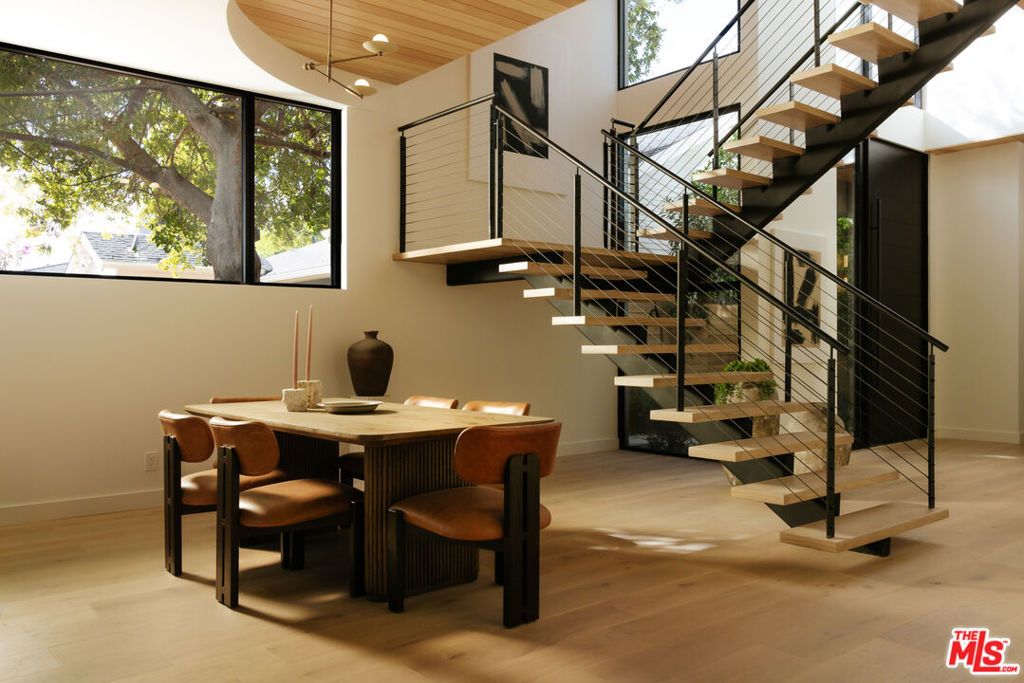 Photo of 8906 Hubbard Street, Culver City, CA 90232 (MLS # 25622621)