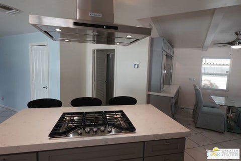 Photo of 381 Club Circle Drive, Palm Springs, CA 92264 (MLS # 26988493PS)