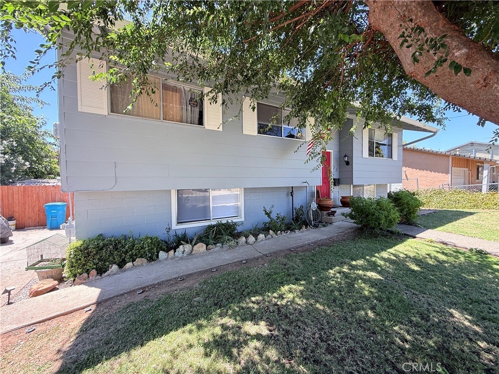23 Las Plumas Way